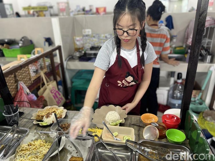 Nasi Uduk Betawi Enak Racikan Koko Cici, Harganya Mulai Rp 18 Ribu