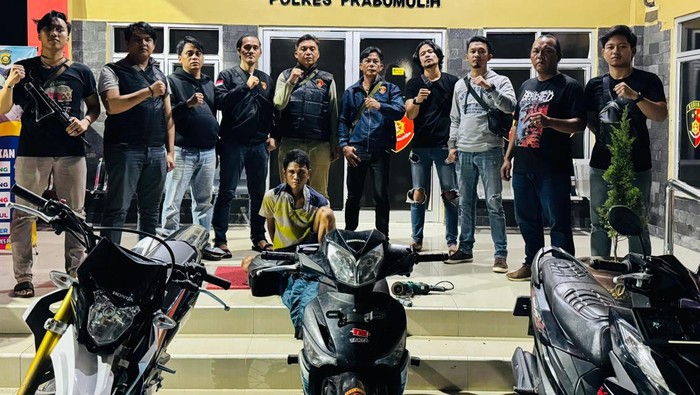 Pelaku curanmor di Prabumulih saat diringkus polisi.