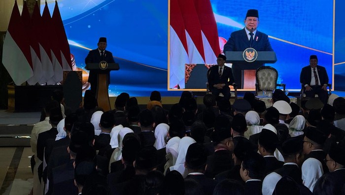Presiden Prabowo Subianto mengumumkan kenaikan gaji hakim, Kamis (12/6/2025). Kenaikan ini demi mewujudkan kesejahteraan hakim.
