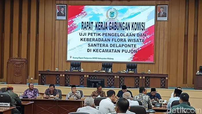 Rapat Kerja Gabungan DPRD Kabupaten Malang terkait Florawisata Santerra De Laponte.