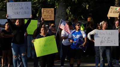 Massa Los Angeles Kepung Tempat Nginap Agen Imigrasi, Ada Apa?