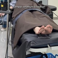 Melalui akun Instagram pribadinya Sabrina Chairunnisa membagikan pengalamannya saat menjalani prosedur kecantikan fat graft di Korea. Fat graft sendiri merupakan prosedur bedah di mana lemak di salah satu bagian tubuh diambil untuk dipindahkan ke bagian tubuh lainnya. Foto: Instagram/@sabrinachairunnisa_