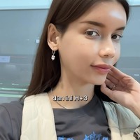 3 hari pasca prosedur fat graft, Sabrina tampak sudah mencopot seluruh plester di bagian wajahnya. Wajahnya pun terlihat semakin mulus dan glowing. Foto: Instagram/@sabrinachairunnisa_