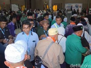 10 Kloter Debarkasi Surabaya Tiba di Tanah Air, 1 Wafat di Makkah