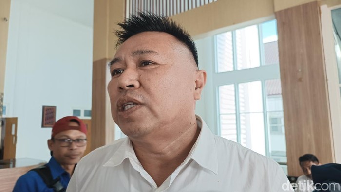 Sekretaris DPRD Lombok Tengah, Suhadi Kana. (Foto: Edi Suryansyah /detikBali)