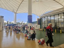 Bawa Barang Berlebihan, Jemaah Haji RI Bongkar Lagi Koper di Bandara