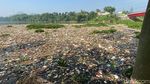 Penampakan Sungai Citarum yang Dikotori Lagi Sampah-Eceng Gondok