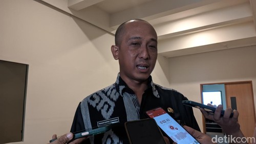 Sekretaris Dinas Pemberdayaan Masyarakat dan Pemerintahan Desa Dukcapil NTB Teguh Gatot Yuwono ditemui di kantor Gubernur NTB, Kamis (12/6/2025).