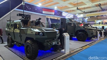 Aneka kendaraan taktis (rantis) dan panser dari PT Sentra Surya Ekajaya (SSE). Foto: Fitraya Ramadhanny/detikINET