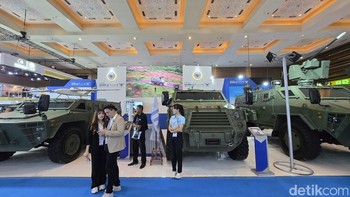 Aneka kendaraan taktis (rantis) dan panser dari PT Industri Ketahanan Nusantara (IKN). Foto: Fitraya Ramadhanny/detikINET