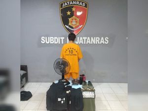 Pria di Pangkalpinang Curi Uang-Jam Tangan untuk Bayar Kredit Motor