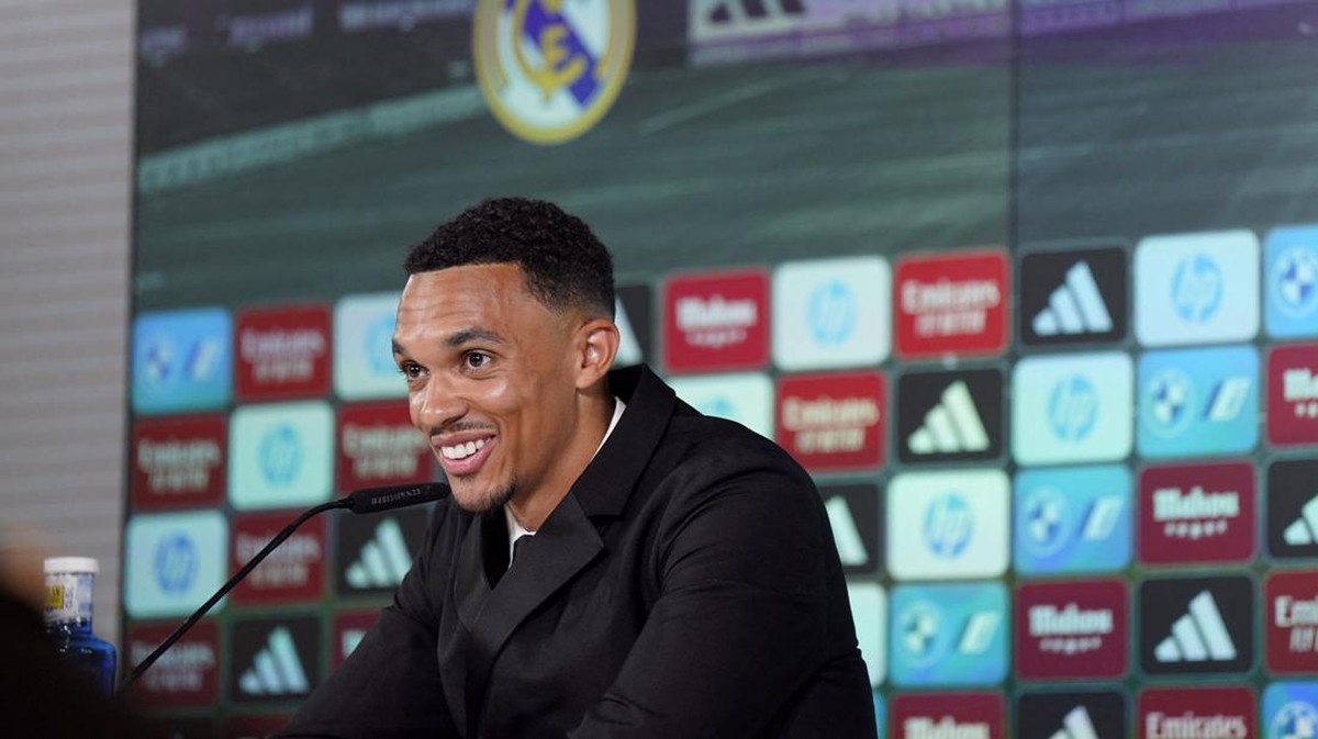 Trent Alexander-Arnold sudah lancar berbahasa Spanyol (REUTERS/Ana Beltran)