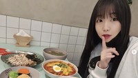 Tzuyang awalnya terkenal berkat video melahap banyak makanan khas Korea. Namun, ia juga mengembangkan pilihan menunya dengan menyantap makanan Barat. Foto: Instagram tzuyang70