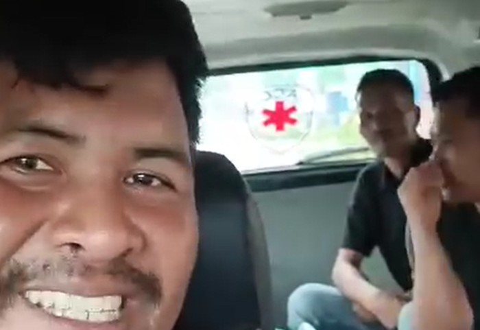 Viral sopir ambulans ngaku nyasar saat antar mayat pasien RS Dadi Makassar bareng ODGJ.