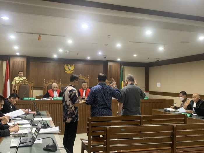 2 hakim pembebas Ronald Tannur bersaksi di sidang mantan Ketua PN Surabaya (Mulia/detikcom)