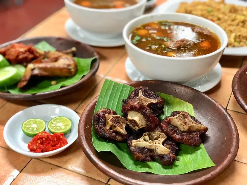 7 Sop Buntut Enak dan Legendaris di Jakarta Buat Hangatkan Badan
