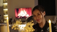 Selama masa kehamilannya, istri Thariq Halilintar itu suka membagikan momen makan. Salah satunya ketika Aaliyah dan suaminya menikmati candle light dinner istimewa. Foto: Instagram @aaliyah.massaid