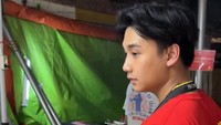 Ini momen ketika warungnya disambangi oleh kedua orang tua, yakni Nola dan Baldy hingga sang kakak Naura Ayu. Foto: dok Instagram