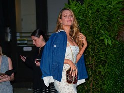 Blake Lively Tampil Playful Setelah Gugatan Justin Baldoni Ditolak Pengadilan