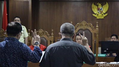 Dua Hakim Ronald Tannur Jadi Saksi Eks Ketua PN Surabaya