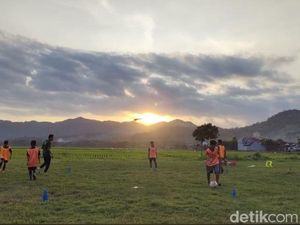 Evan Dimas Kini Sibuk Jadi Pelatih SSB Saraswati di Tulungagung