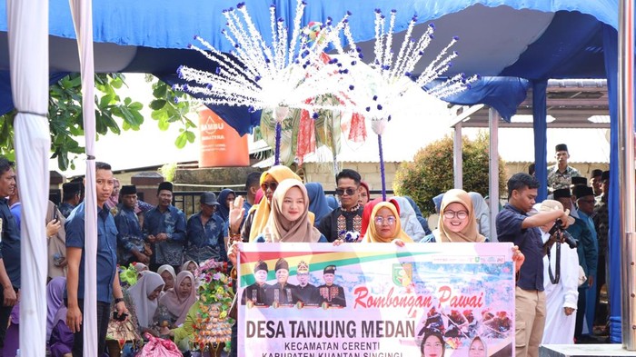 Festival Pacu Jalur di Sungai Batang Kuantan, Kuansing, pada Jumat (13/6/2025) berlangsung meriah.