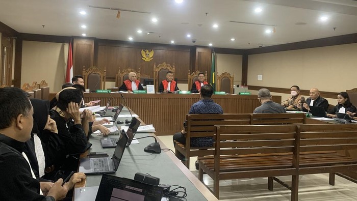 Hakim Erintuah saat bersaksi di sidang Eks Ketua PN Surabaya