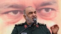 Foto: Dalam catatan detikcom, Salami pernah melontarkan ancaman terbuka kepada Amerika pada Maret 2025. Saat itu ia merespons pernyataan Donald Trump yang meminta Iran tidak mendukung Houthi. Salami balik mengancam dan menegaskan Iran tidak takut berperang jika menerima ancaman dari negara lain (AFP/ATTA KENARE)