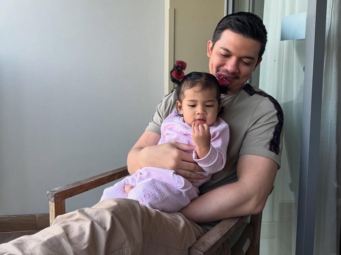 Irwansyah Irwansyah patah kaki.