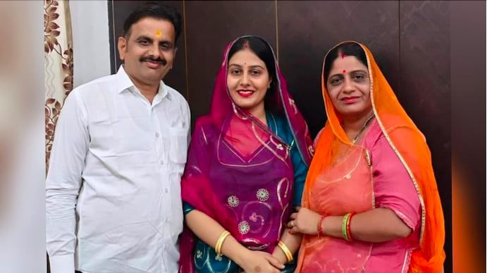 Khushboo Rajpurohit dan Orang Tua