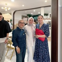 Saat diwawancara, Nassar memuji sosok Lala yang menurutnya sangat sesuai dengan kriteria wanita idamannya. Sosoknya itu baik, cantik, kalem, memang tipeku banget, beber Nassar sambil tersenyum. Kabar baiknya, hubungan ini mendapat dukungan dari kedua belah pihak keluarga. Dari keluarga Lala happy, dari keluargaku pun happy, pungkasnya. Foto: instagram Lala Nurlela.