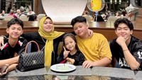 Diketahui Lala Nurlela sudah memiliki empat orang anak. Foto: instagram Lala Nurlela