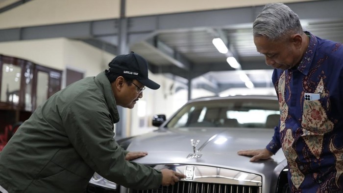 Lelang Rolls-Royce Ghost