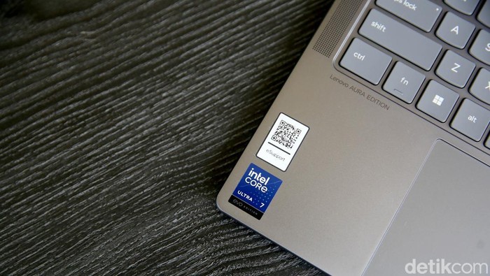 Lenovo Yoga Slim 7i Aura Edition