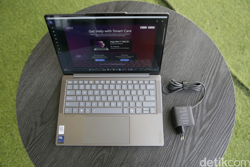 Lenovo Yoga Slim 7i Aura Edition