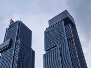 Menjajal Lift Tercepat di Indonesia, dari Lantai 2 ke 99 Cuma 40 Detik!