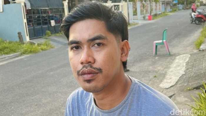Mandor bongkar muat di Pelabuhan Cappa Ujung Parepare, Ismail Sulaiman.