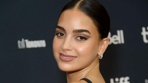 Pemilihan Melissa Barrera akan jadi hal menarik untuk DCU, apalagi si aktris juga kerap vokal mendukung kemanusiaan di media sosialnya. Ia bahkan tak takut saat kariernya terancam hancur usai dianggap anti-semit gegara mendukung Palestina dan mengecam tindakan Israel. Foto: Getty Images/Unique Nicole