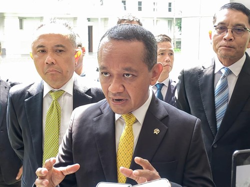 Bahlil Teken Tiga MoU dengan Singapura, Ada soal Ekspor Listrik Bersih