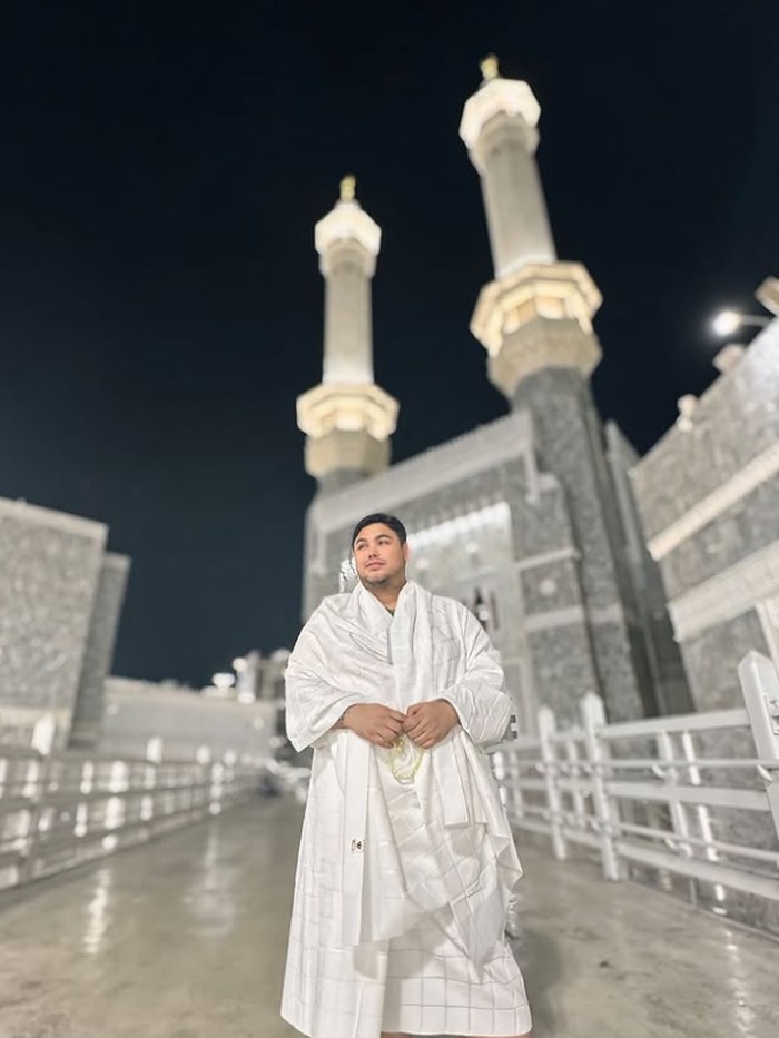 Momen Ivan Gunawan saat menjalani ibadah haji. Momen Ivan Gunawan saat menjalani ibadah haji.