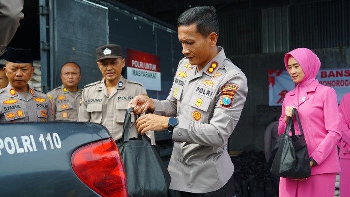 Pelaksanaan Bansos di Polres Ponorogo.