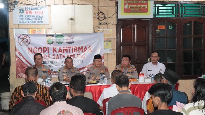 Polda Metro Jaya Ngopi Kamtibmas bareng warga di Jakpus.