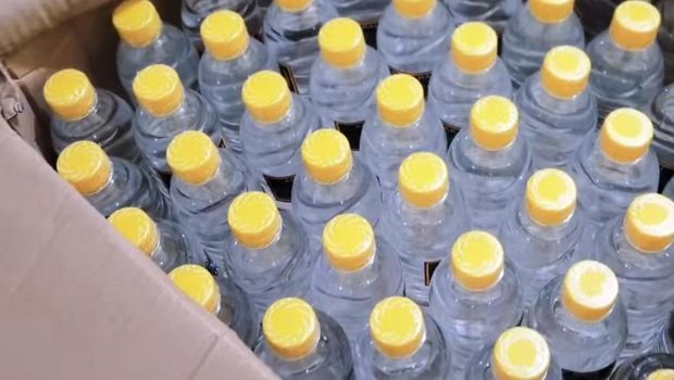 Polisi sita arak dari penggerebekan rumah yang jual miras ilegal di Bogor