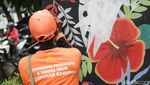Potret Pasukan Oranye Tata Lahan Depan RSUD Pasar Minggu Jadi Taman