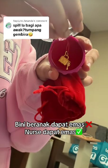 Rayakan kelahiran buah hati, pria ini berikan hadiah untuk para perawat yang membantu saat istrinya melahirkan.