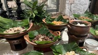 Gudeg Jawa juga hadir sebagai menu utama di acara ulang tahun restoran ini. Gudegnya lengkap dengan tempe tahu bacem, opor, sampai kerecek pedas. Foto: Detikcom / Atiqa Rana