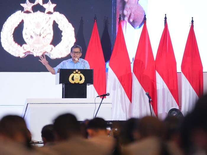 Rocky Gerung di acara Rakernis Lalu Lintas 2025 (dok.istimewa)