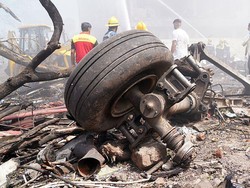 Benda Misterius Terbang dari Air India Sebelum Jatuh Picu Teori Liar