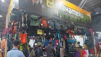 Sedangkan untuk tas gunung kamu bisa temukan dengan harga mulai Rp 500 ribuan hingga jutaan dari brand-brand ternama. Sedangkan untuk daypack kamu bisa temukan dengan harga mulai Rp 100 ribuan