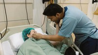 To our precious son, Ahmad Arash Omara Thariq Alhamdulillah, akhirnya kamu hadir dengan sehat dan kebahagiaan kami gak bisa diungkapkan dengan kata-kata, buka Thariq Halilintar dalam Instagram miliknya dilihat detikcom, Jumat (13/6/2025). Foto: instagram Thariq Halilintar